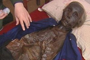 八旬老人看病失踪 一年后医院发现干尸家属索赔