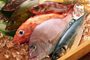 水产老板：海鲜100%都有抗生素 1周喂2次避孕药