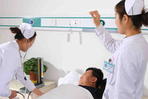 卫生部：护理受重视程度不足 待遇应提高 