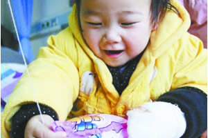醉酒父亲咬下幼女手指 妻子坦言无法原谅