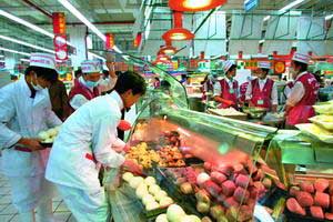 家乐福任意改换熟食生产日期 店家表示店大不怕罚