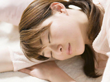 白领们 埋头趴睡伤在哪里