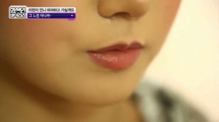 韩国美女不惜整形 模仿偶像米兰达·可儿 韩国美女不惜整形 模仿偶像米兰达·可儿