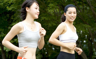 四项运动让女人的胸部更漂亮