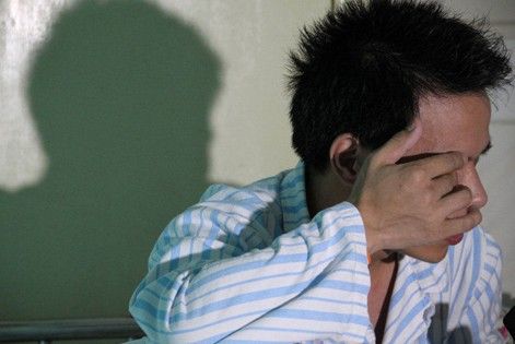 男子做包皮手术致下体被烤熟 被迫切除(图) 男子做包皮手术致下体被烤熟 被迫切除(图)