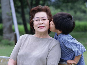 秋冬时节如何防病 专家：老人晨练早上10点最佳
