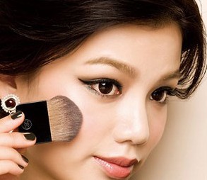 教你猫眼妆的画法 教你猫眼妆的画法