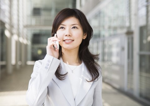 过度依赖手机可诱发疾病 过度依赖手机可诱发疾病