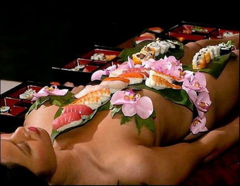 窥探日本女体盛:处女才能激发食欲 窥探日本女体盛:处女才能激发食欲