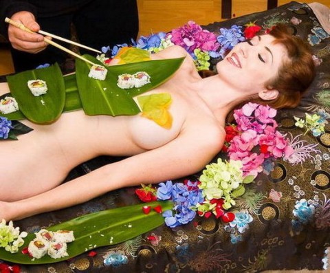 窥探日本女体盛:处女才能激发食欲 窥探日本女体盛:处女才能激发食欲