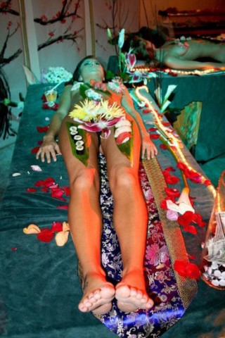 窥探日本女体盛:处女才能激发食欲 窥探日本女体盛:处女才能激发食欲