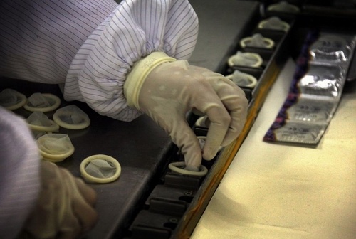实拍中国避孕套制造厂的卫生环境