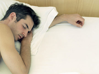 从睡姿看出男人的身体健康指数