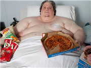 全球最胖男人死亡 十年不出家门重达888斤