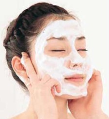 冬季洗脸技巧 洗脸四个小步骤