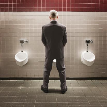 男人经常尿歪要小心前列腺问题男人经常尿歪要小心前列腺问题