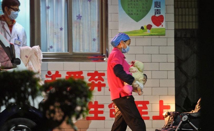 广州婴儿岛24小时：记者目睹8个婴孩被弃养广州婴儿岛24小时：记者目睹8个婴孩被弃养