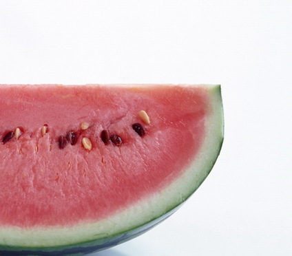 夏季吃西瓜好处多 十种情况不能吃