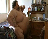 世界最胖男子自杀 体重800斤曾7年未走路